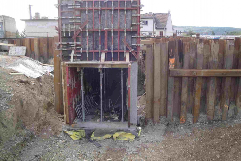 Referencie / ŽSR, Modernizácia železničnej trate Nové Mesto nad Váhom - Púchov, žkm 100,500 - 159,100 pre traťovú rýchlosť do 160 km/hod. - III. etapa, UČS 32 - 33.03 Tr. úsek Trenčín - Tr. Teplá, zast. Opatová, Podchod pre chodcov v nžkm 127,168 - foto Referencie / ŽSR, Modernizácia železničnej trate Nové Mesto nad Váhom - Púchov, žkm 100,500 - 159,100 pre traťovú rýchlosť do 160 km/hod. - III. etapa, UČS 32 - 33.03 Tr. úsek Trenčín - Tr. Teplá, zast. Opatová, Podchod pre chodcov v nžkm 127,168 - foto