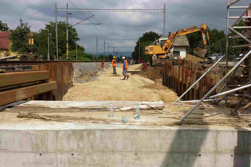 Referencie / ŽSR, Modernizácia železničnej trate Nové Mesto nad Váhom - Púchov, žkm 100,500 - 159,100 pre traťovú rýchlosť do 160 km/hod. - III. etapa, UČS 32 - 33.03 Tr. úsek Trenčín - Tr. Teplá, zast. Opatová, Podchod pre chodcov v nžkm 127,168 - foto Referencie / ŽSR, Modernizácia železničnej trate Nové Mesto nad Váhom - Púchov, žkm 100,500 - 159,100 pre traťovú rýchlosť do 160 km/hod. - III. etapa, UČS 32 - 33.03 Tr. úsek Trenčín - Tr. Teplá, zast. Opatová, Podchod pre chodcov v nžkm 127,168 - foto