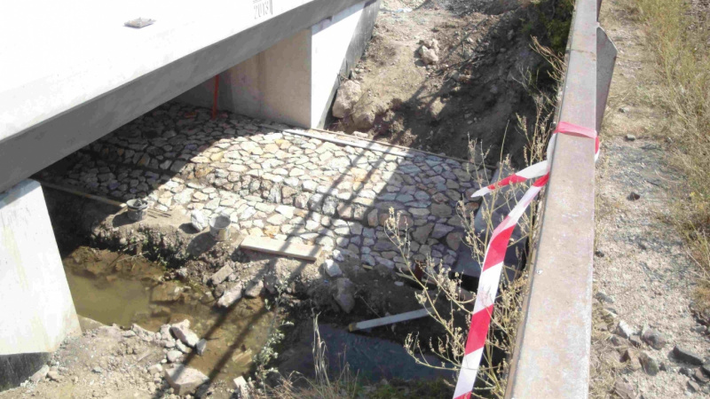 Referencie / ŽSR, Modernizácia železničnej trate Nové Mesto nad Váhom - Púchov, žkm 100,500 - 159,100 pre traťovú rýchlosť do 160 km/hod. - III. etapa, UČS 32 - 39.03 Tr. úsek Trenčín - Tr. Teplá, úprava koryta potoka pre žel. most v nžkm 127,771 - foto Referencie / ŽSR, Modernizácia železničnej trate Nové Mesto nad Váhom - Púchov, žkm 100,500 - 159,100 pre traťovú rýchlosť do 160 km/hod. - III. etapa, UČS 32 - 39.03 Tr. úsek Trenčín - Tr. Teplá, úprava koryta potoka pre žel. most v nžkm 127,771 - foto