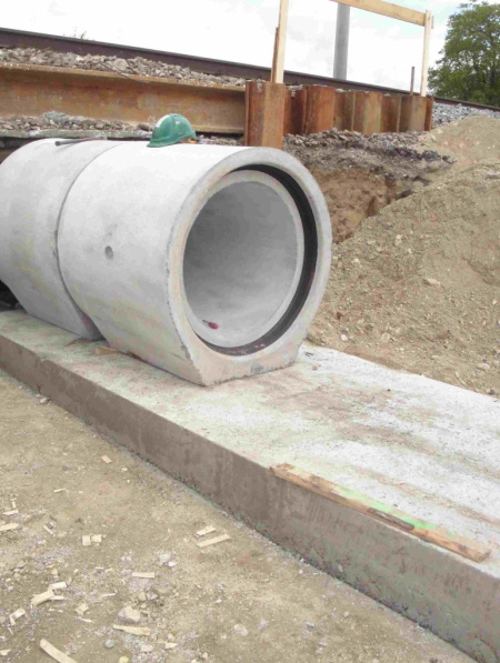 ŽSR, Modernizácia železničnej trate Nové Mesto nad Váhom - Púchov, žkm 100,500 - 159,100 pre traťovú rýchlosť do 160 km/hod. - III. etapa, UČS 32 - 32.56 Tr. úsek Trenčín - Tr. Teplá, priepust v nžkm 128,929